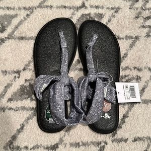 Sanuk yoga sling Ella prints women size 8